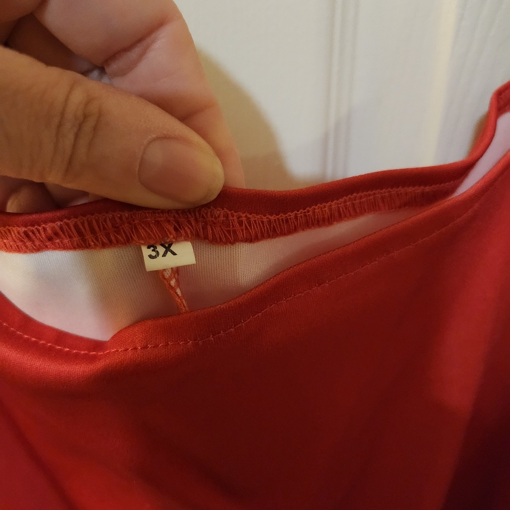 3x Cold Shoulder Top - Picture 3 of 4